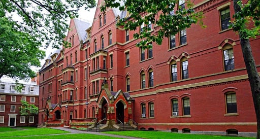 Harvard e outras universidades dos EUA oferecem 450 cursos online gratuitos
