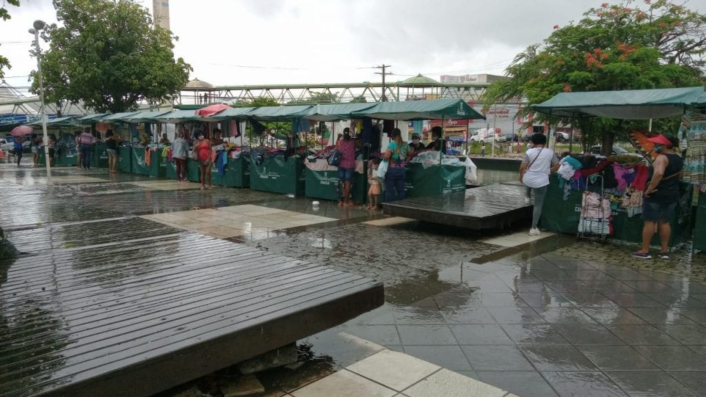 Bazar apoia pequenos vendedores do município
