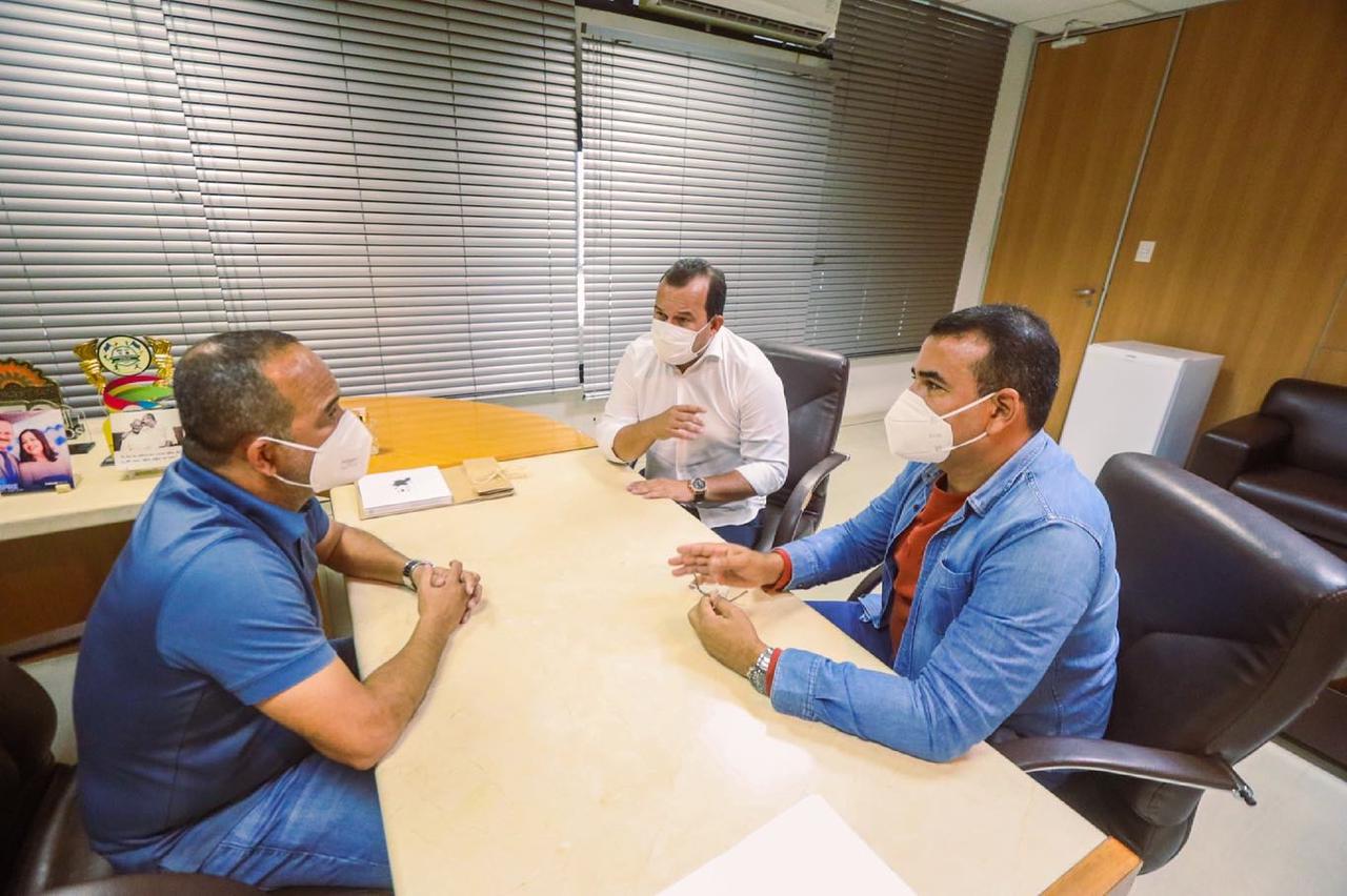 Presidentes das Câmaras de Camaçari e Salvador se reúnem com prefeito Elinaldo