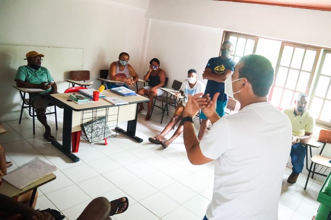 Júnior Borges se reúne com pescadores de Itacimirim