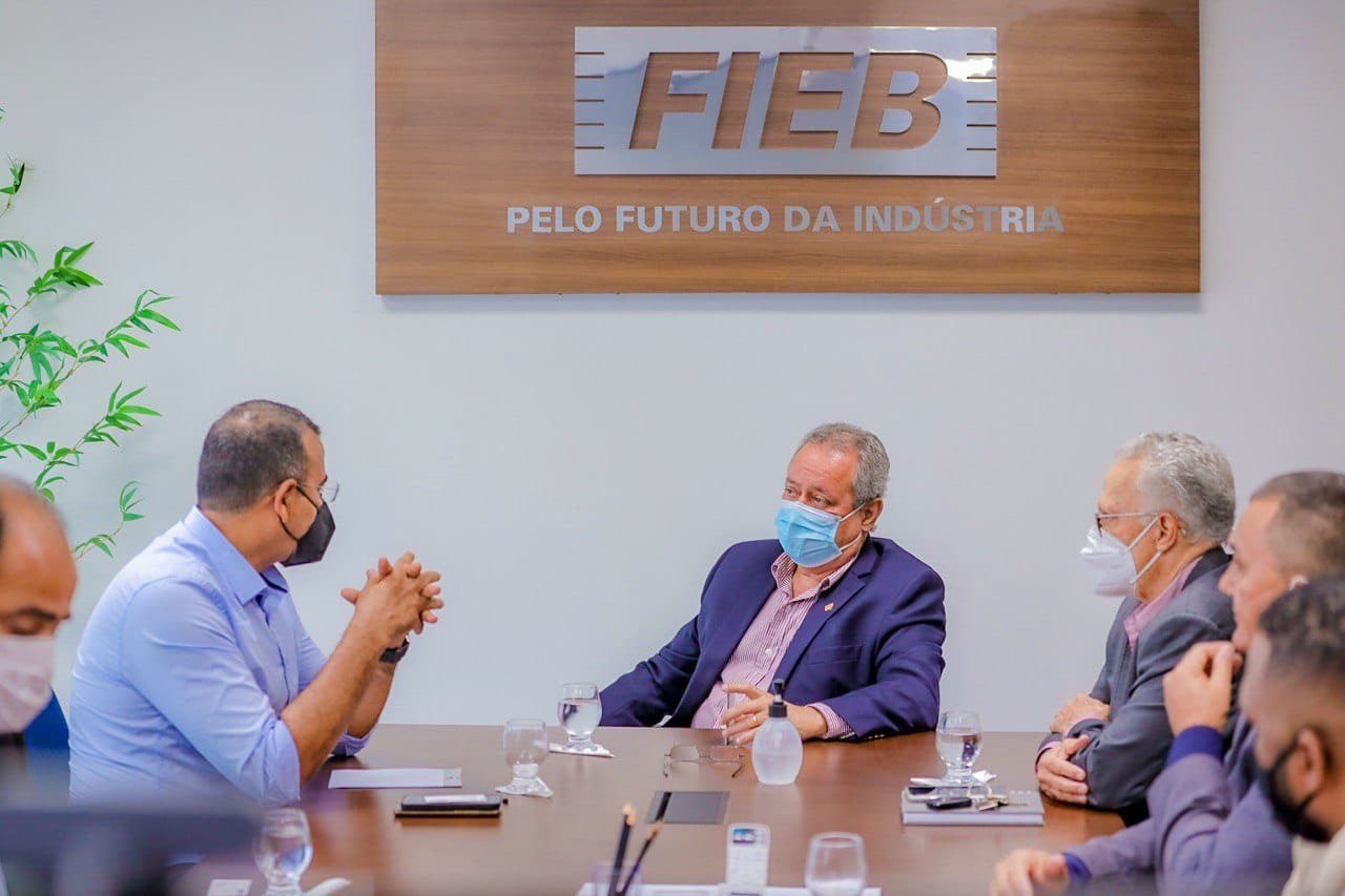 Câmara de Camaçari dialoga com presidente da FIEB para fortalecer luta pelo retorno do REIQ