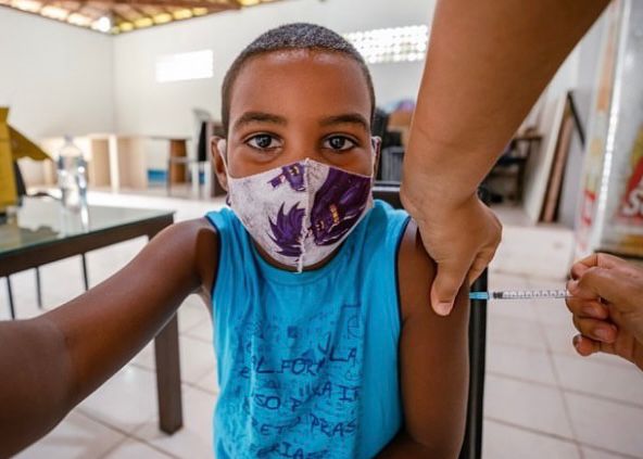 Camaçari ultrapassa 10 mil crianças vacinadas contra Covid e imunização segue nesta quarta (16)
