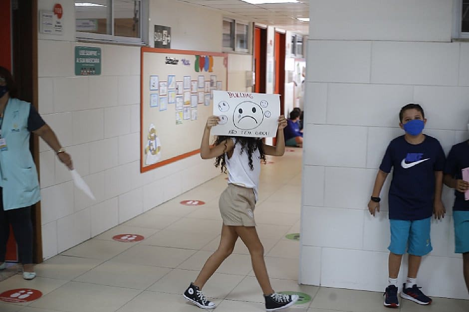 Um a cada três adolescentes baianos dizem sofrer bullying na escola